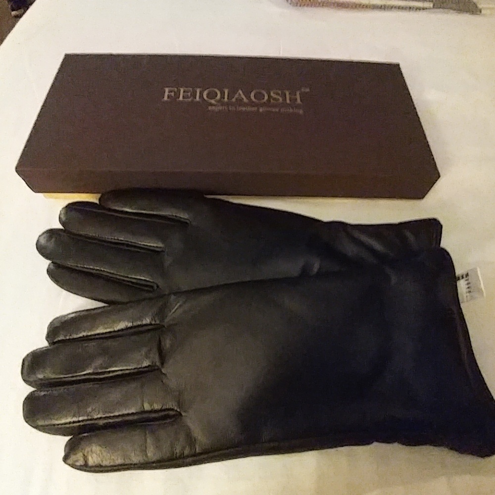 WOMEN'S LEATHER GLOVES